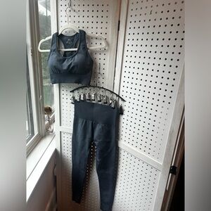 Dark Grey Seamless Ribbed Workout Set - Size Small